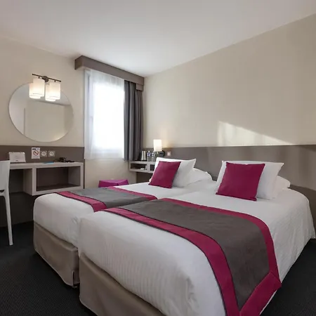 Kyriad Lyon Hotel 3*