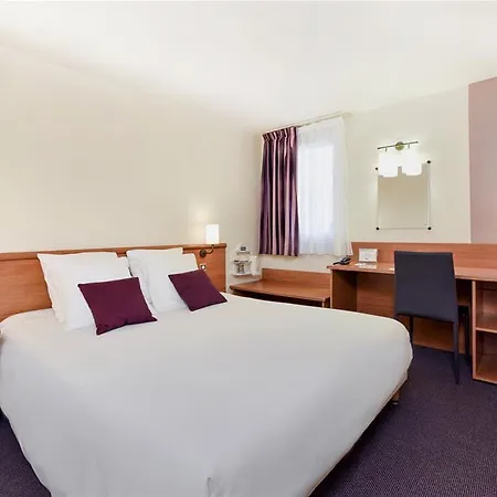 Kyriad Lyon Hotel 3*