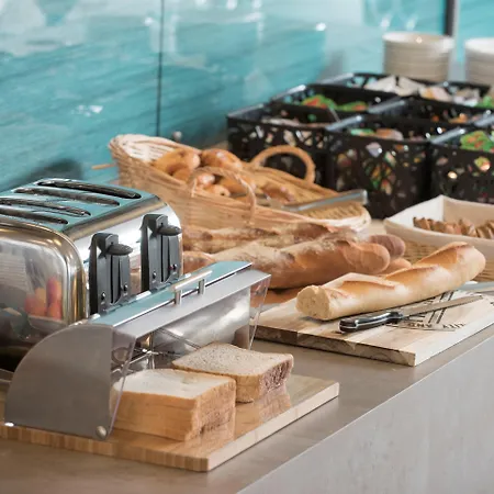 Kyriad Lyon Hotel Givors