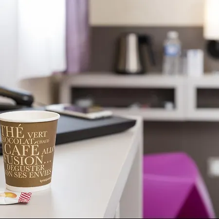 Kyriad Lyon Hotel 3*